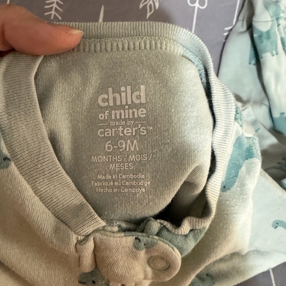 ❤️ BUNDLE 4 for $20 Carter's Blue Dinosaur Print Footie - Picture 3 of 3